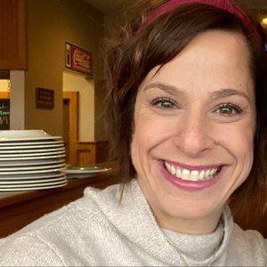 Meet your Posher, Jennifer